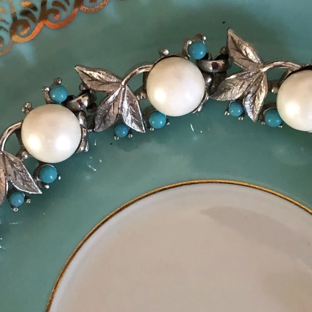 Vintage SARAH COV Pearl Leaf Turquoise Bracelet